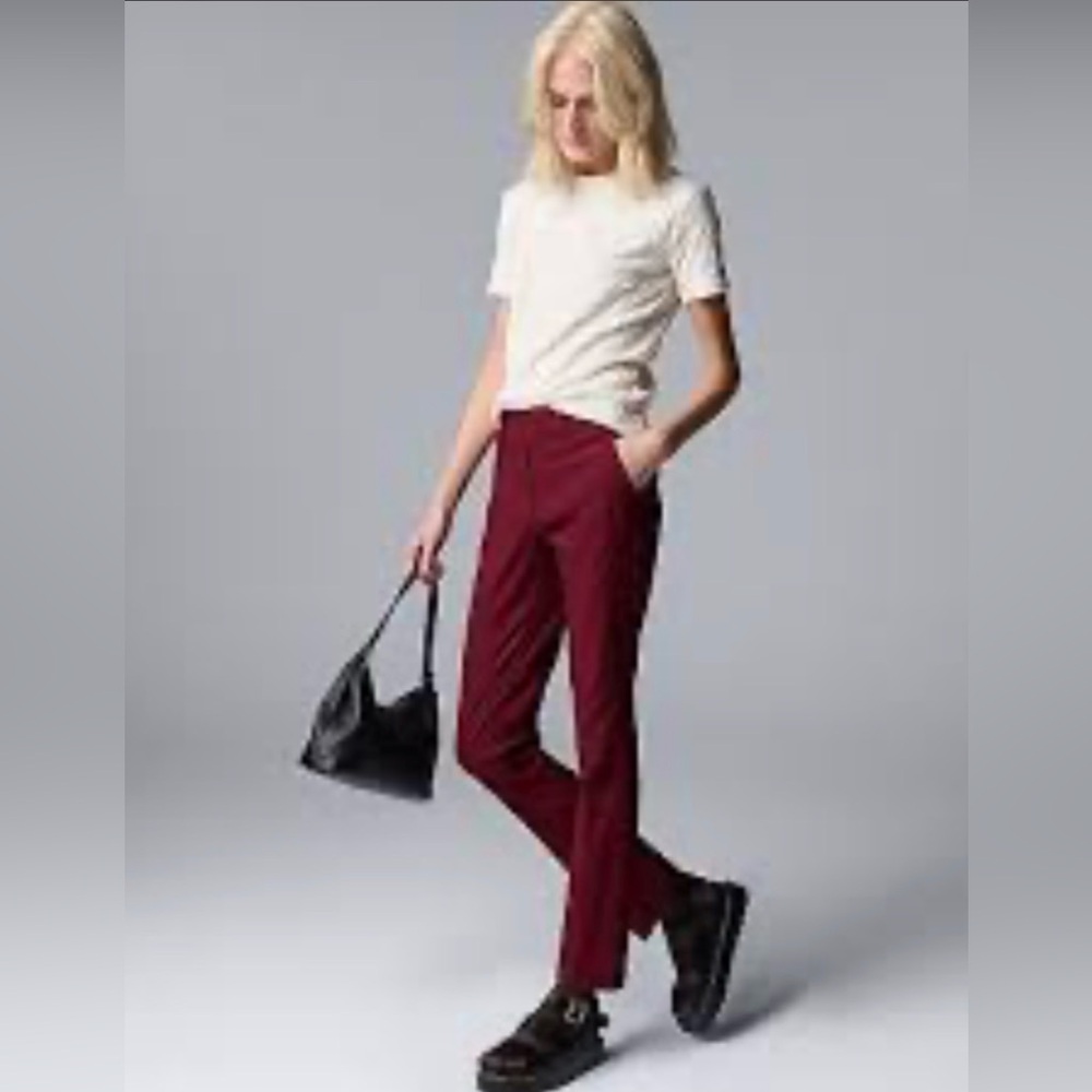 Simply Vera Wang Burgundy Pants or Jeans Size 12